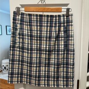 Veronica Beard Blue/Cream Plaid Skirt. Sz 4. 19”top to bottom. Fully lined.